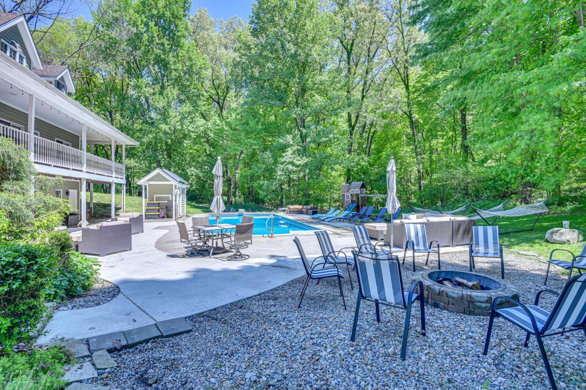 Huge Family Home With Pool - 13 Mi To Lake Michigan! La Porte Exterior foto